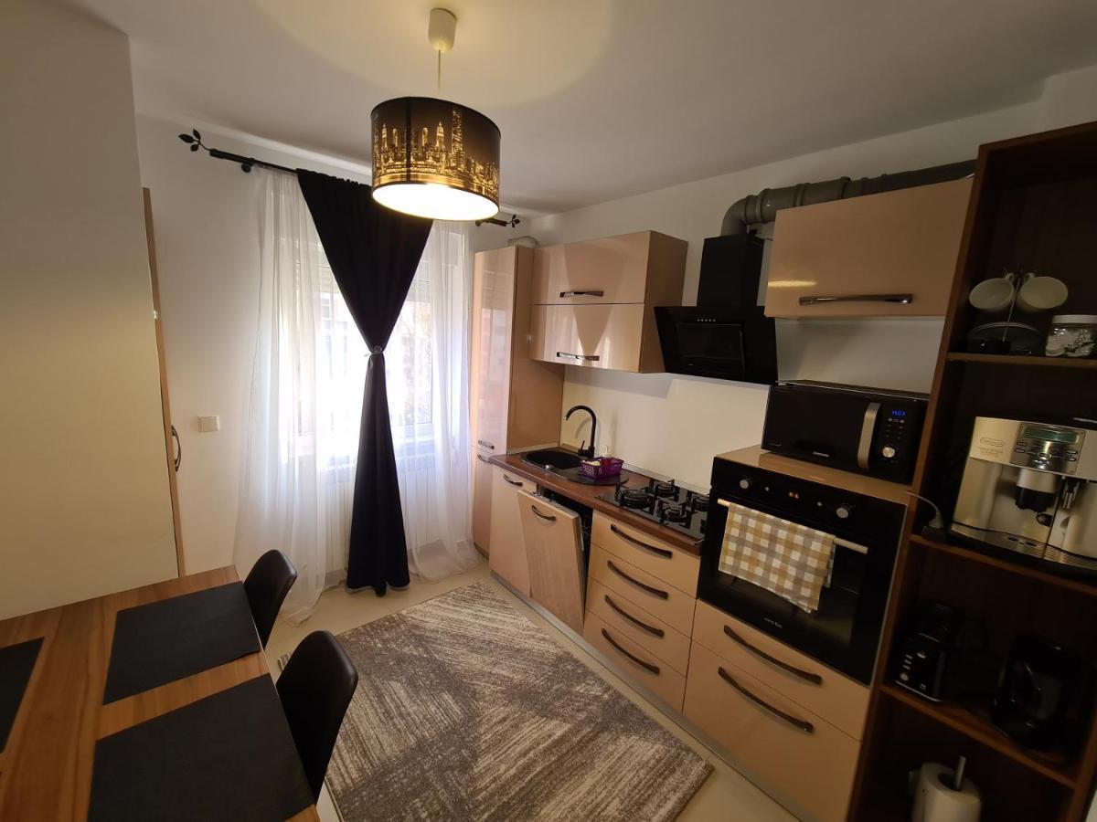 Apartament Bonami Lägenhet Sibiu Exteriör bild